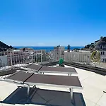 Rooftop Luxury Suite By Caprirooms