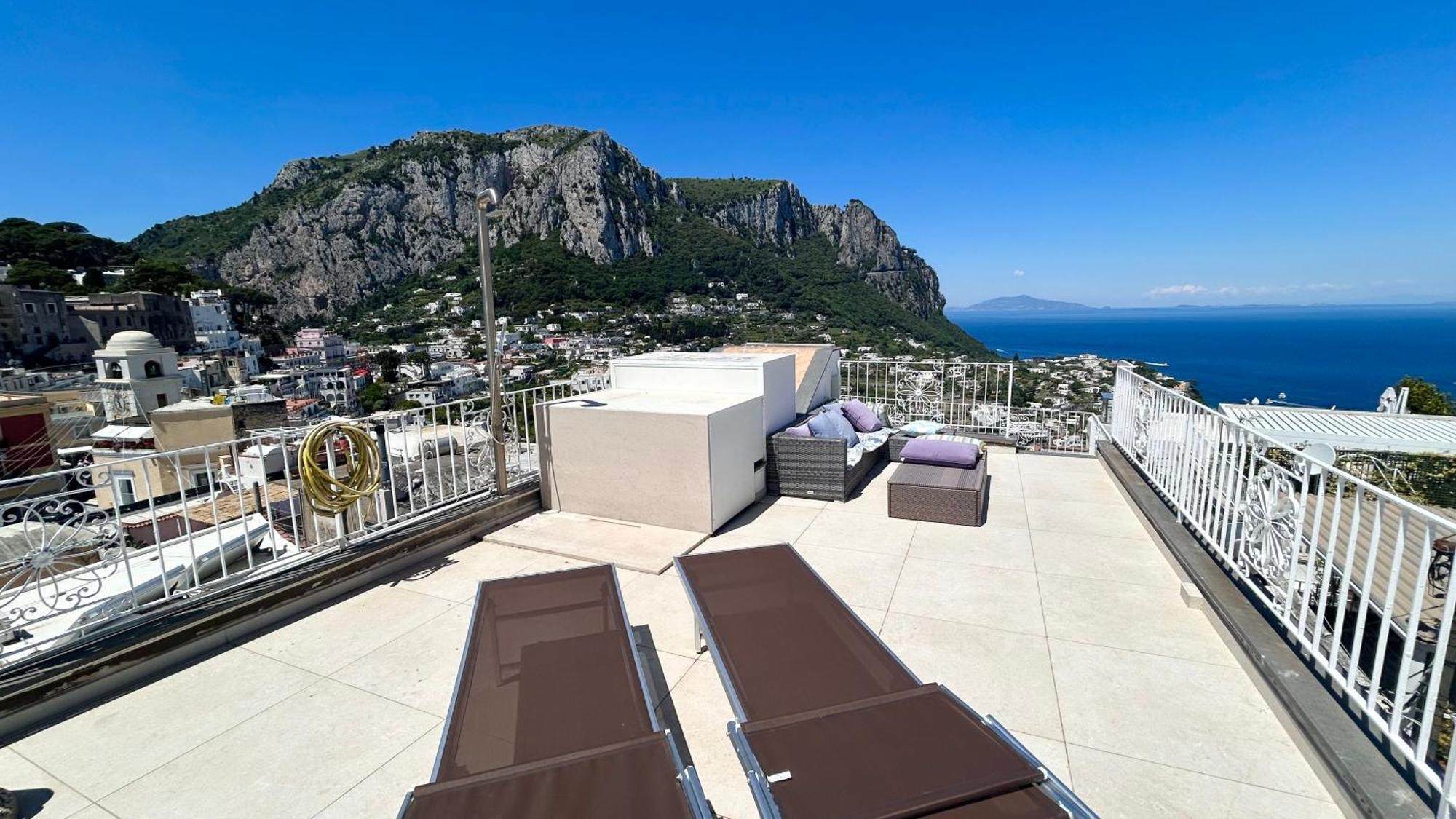 Rooftop Luxury By Caprirooms Capri